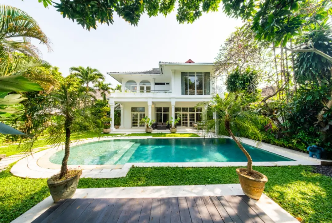 LOVE CANGGU BUT HATE THE CROWDS? THIS IS THE BALI STAY YOU SHOULD KNOW